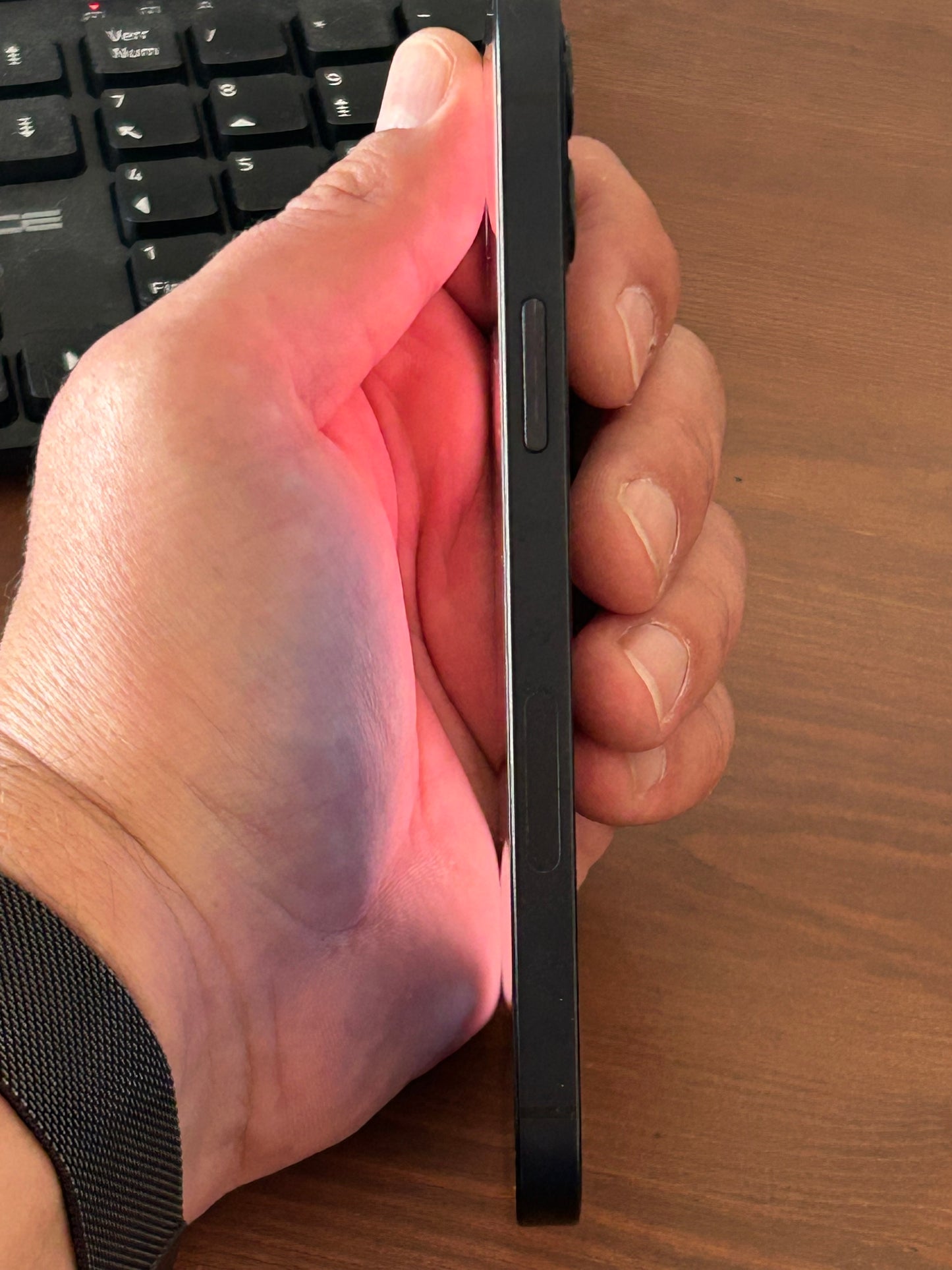 iPhone 12 Noir 128 Go – Très Bon État | Écran Neuf, Batterie Neuve, Débloqué Tout Opérateur
