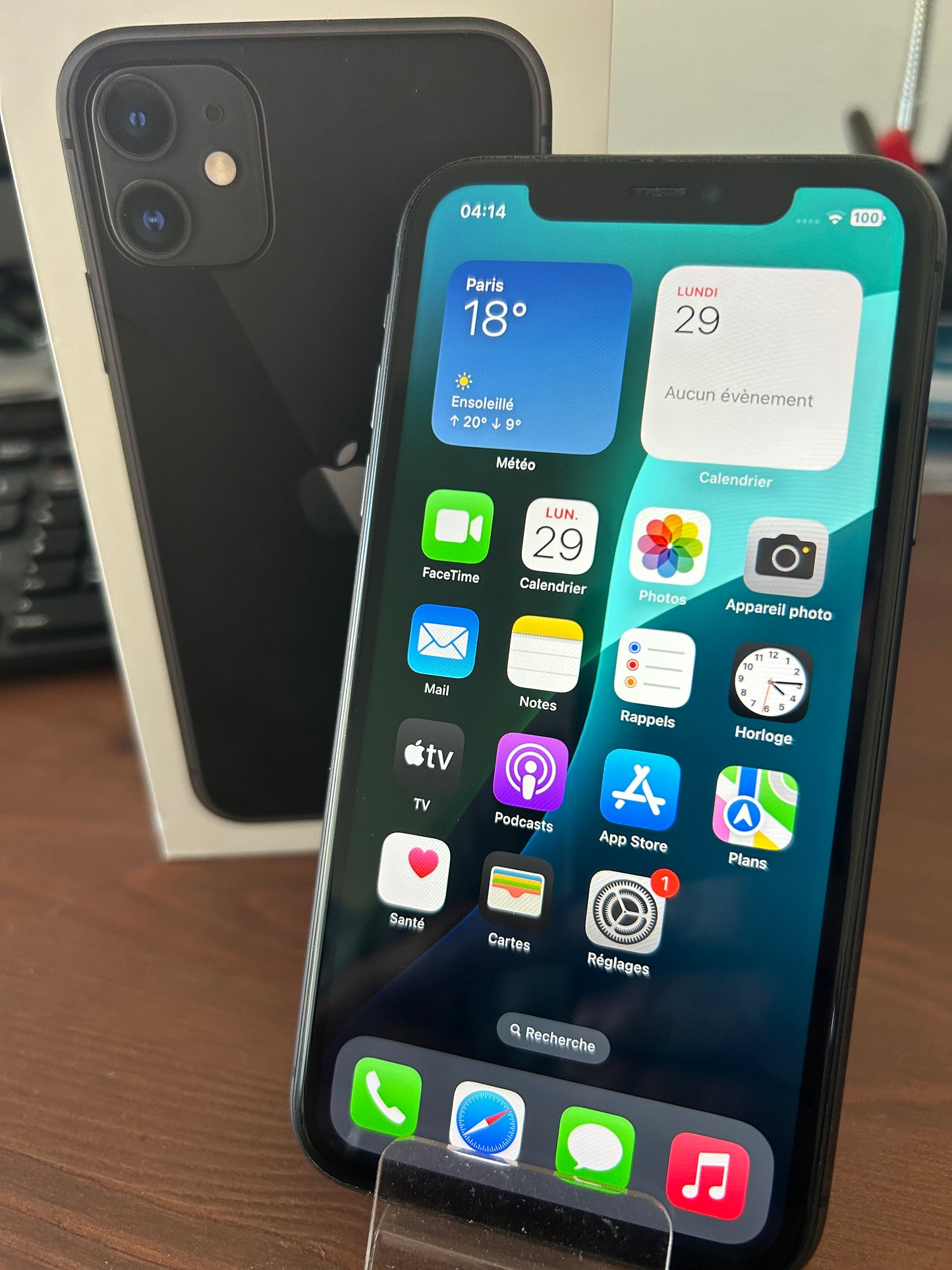 iPhone 11 Noir 128 Go – Très Bon État | Écran d’Origine, Batterie Neuve, Boîte Incluse