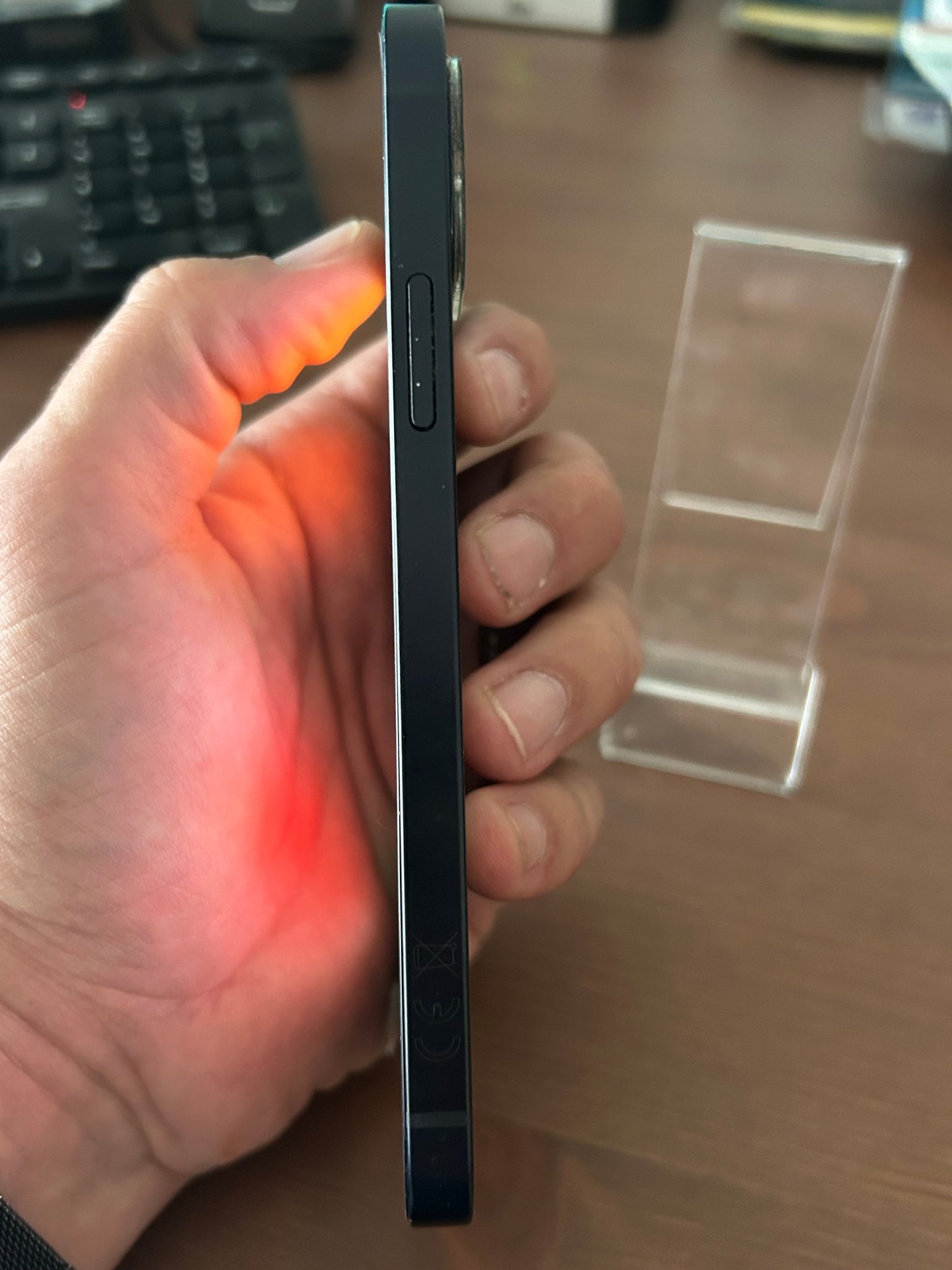 📱 iPhone 12 Noir – 128 Go – Très Bon État Général