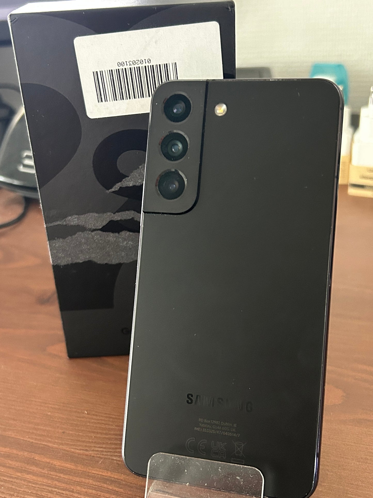 📱 Samsung Galaxy S22 Noir – 128 Go – Très Bon État Général