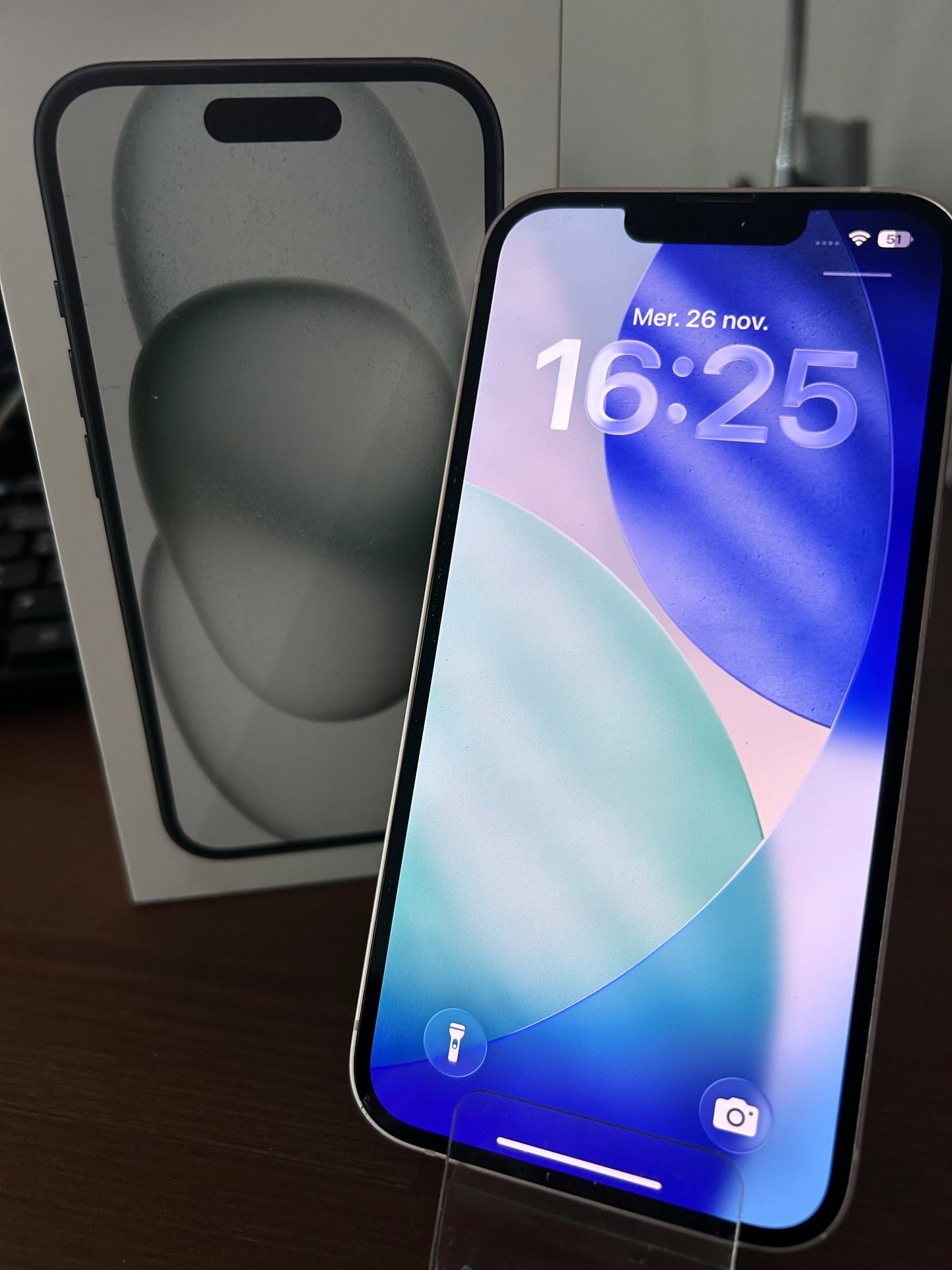 iPhone 13 Rose 128 Go – Très bon état, batterie neuve, débloqué tout opérateur**