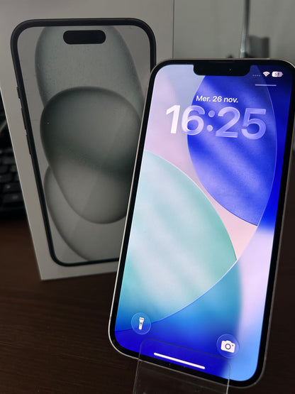 iPhone 13 Rose 128 Go – Très bon état, batterie neuve, débloqué tout opérateur**