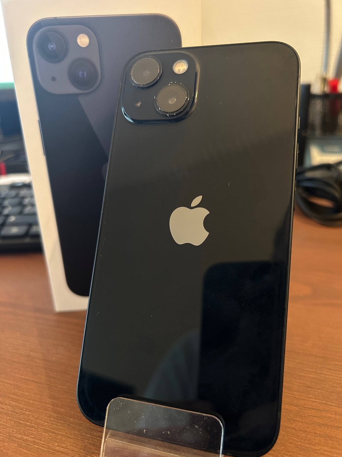 iPhone 13 Noir 128 Go – Très Bon État | Débloqué, Batterie Neuve, Boîte d’Origine**