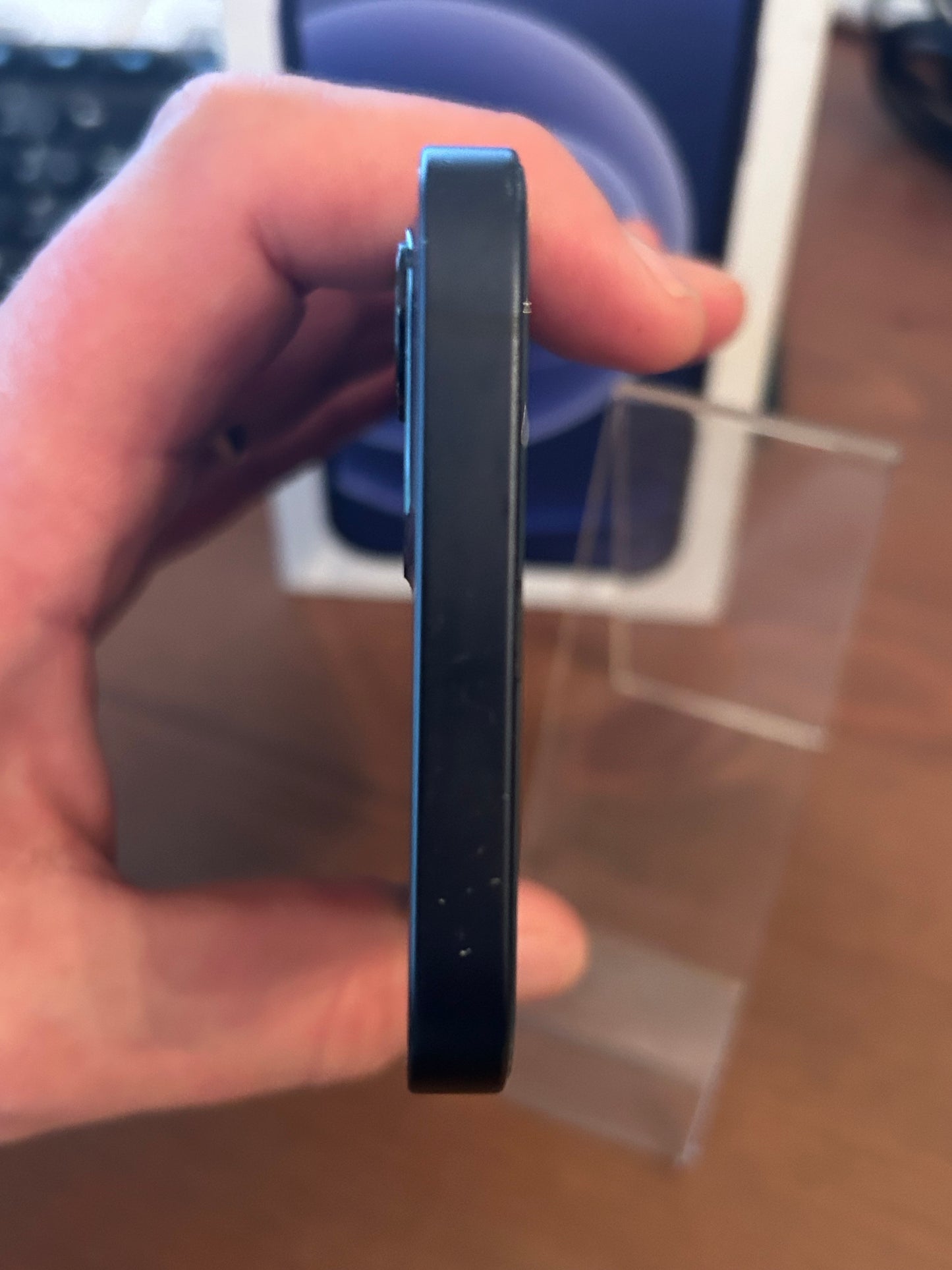 iPhone 12 Noir 128 Go – Très Bon État, Batterie Neuve, Débloqué Tout Opérateur