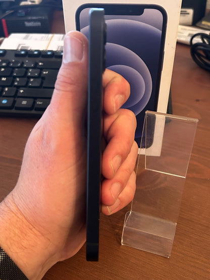 iPhone 12 Noir 128 Go – Très Bon État, Batterie Neuve, Débloqué Tout Opérateur