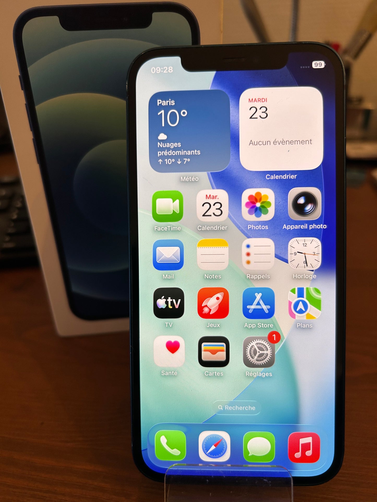 iPhone 12 Bleu 128 Go – Très Bon État, Écran d’origine, Batterie Neuve, Débloqué tout opérateur