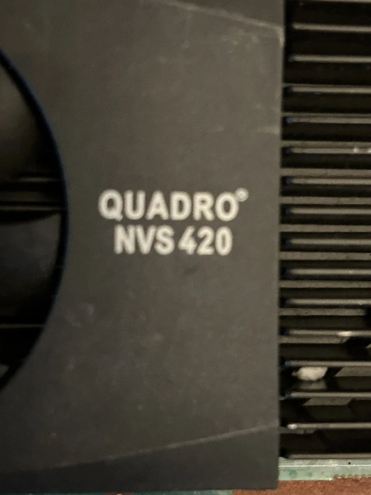 🎮 Nvidia Quadro NVS 420 – Carte graphique pro – Avec câble DisplayPort x4